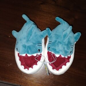 Shark Plush Slippers Size 5 / 6 Toddler NWT
